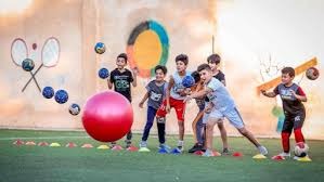 裁判受伤，NBA资深裁判比尔·肯尼迪比赛后腿筋受伤，无限期休战